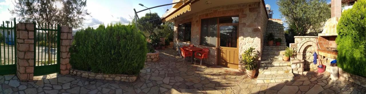 Altin Skrapari Guesthouse クサミル エクステリア 写真