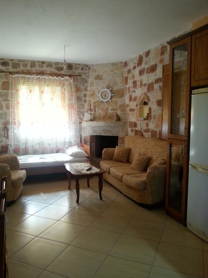 Altin Skrapari Guesthouse クサミル エクステリア 写真