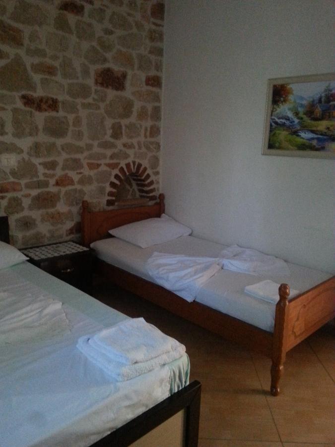 Altin Skrapari Guesthouse クサミル エクステリア 写真