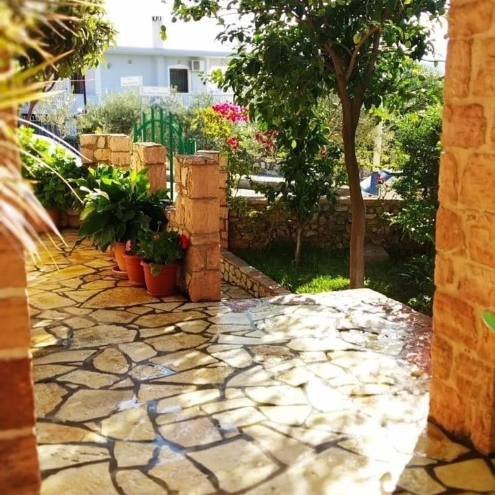 Altin Skrapari Guesthouse クサミル エクステリア 写真